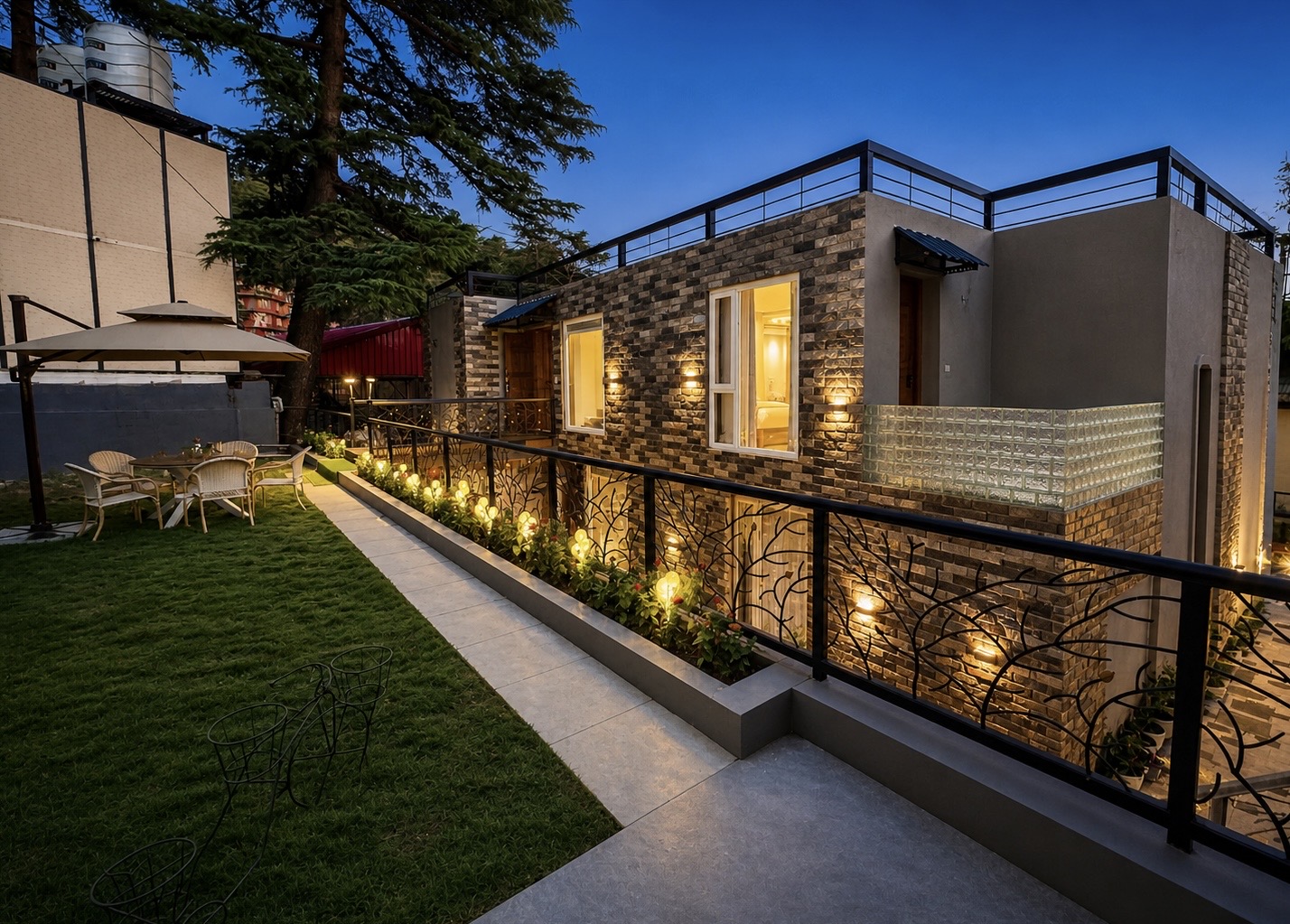 Falcon Floor (With Kitchen, Garden & Living Room) Outside Area